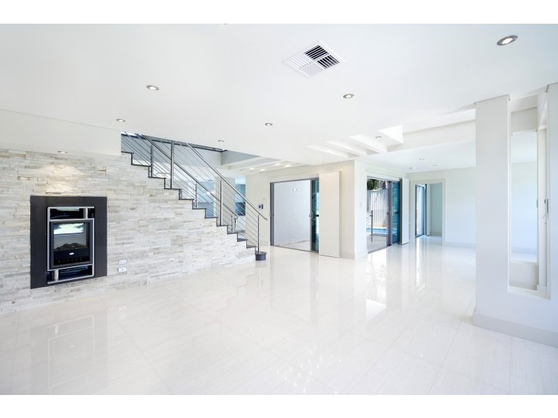 2A Daphne Street, Caringbah NSW 2229