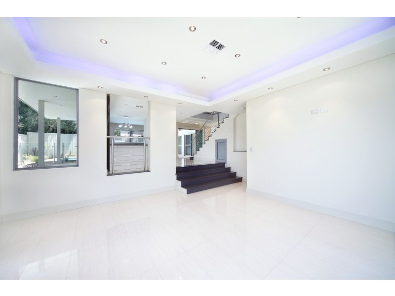 2A Daphne Street, Caringbah NSW 2229