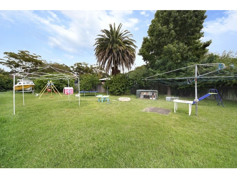 3 Bunarba Rd, Gymea Bay NSW 2227