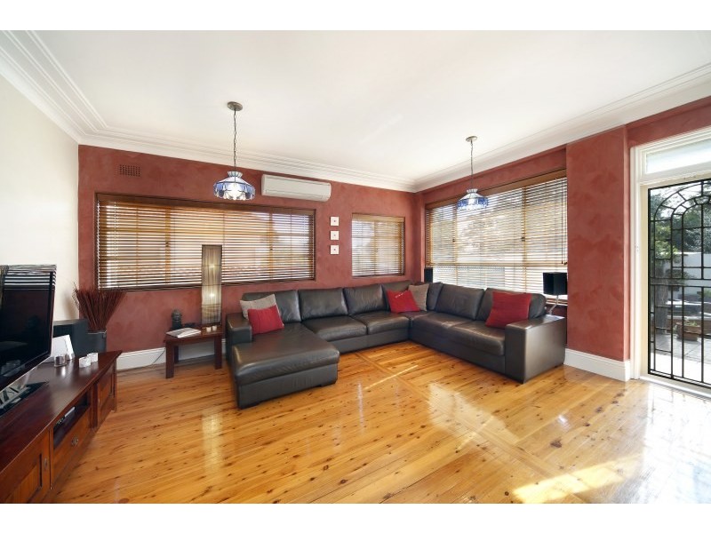 16 Bunarba Road, Gymea Bay NSW 2227