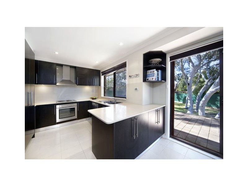 12 Rouse Place, Illawong NSW 2234