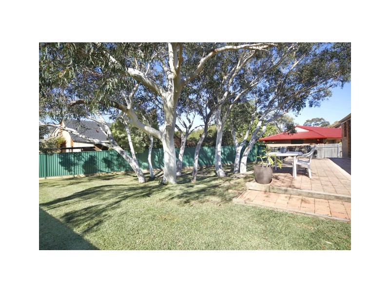 12 Rouse Place, Illawong NSW 2234