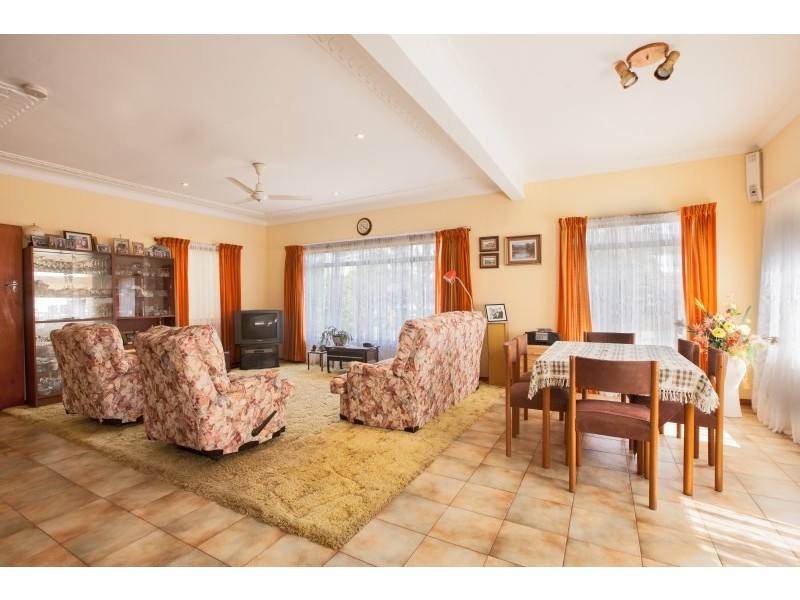 8 Crescent Road, Caringbah South NSW 2229