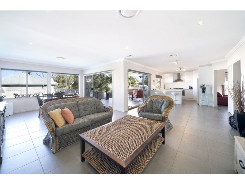 84 Telopea Avenue, Caringbah NSW 2229