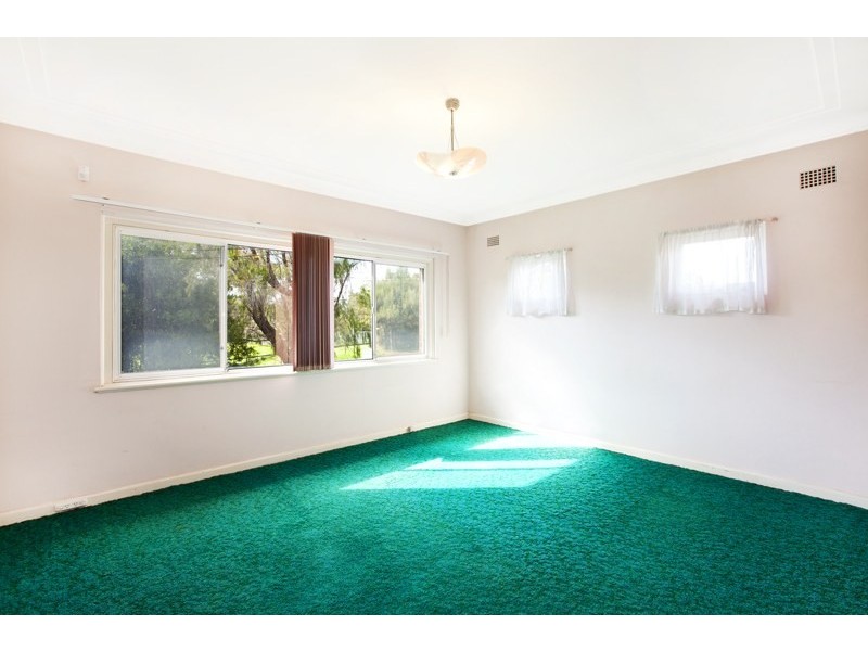 5 Gannons Road, Caringbah NSW 2229