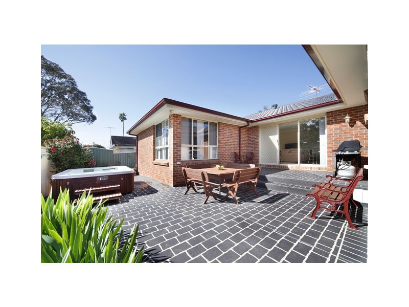 8 Barkduk Avenue, Miranda NSW 2228