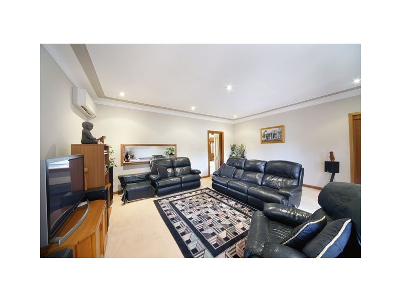 18 Castelnau Street, Caringbah South NSW 2229
