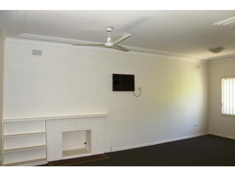 8 Crammond Boulevard, Caringbah NSW 2229