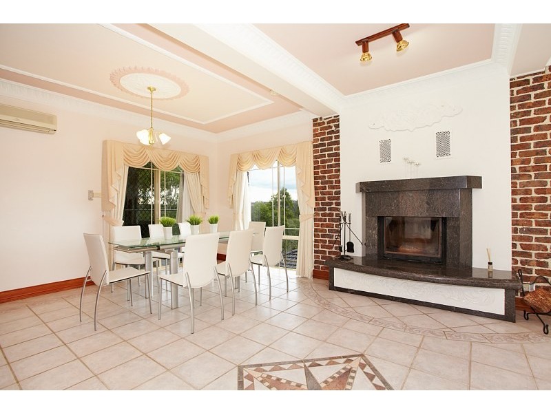 10 Goshawk Crescent, Woronora Heights NSW 2233