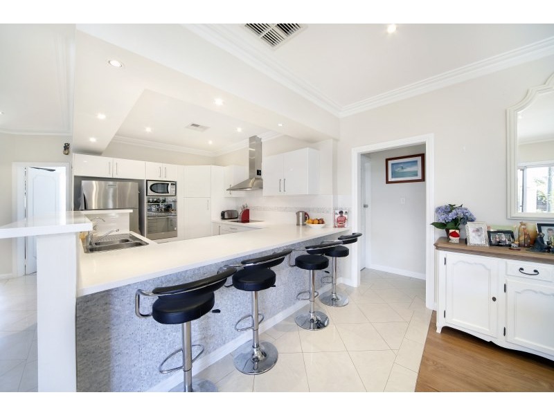 24 Robin Place, Caringbah South NSW 2229