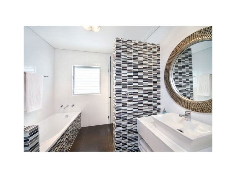 20 Tea Gardens Avenue, Kirrawee NSW 2232