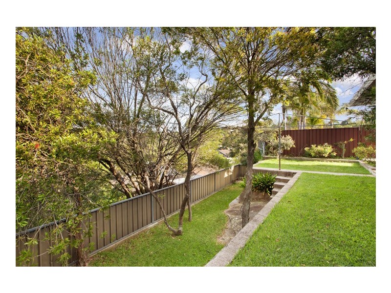 4 Old Bush Road, Yarrawarrah NSW 2233