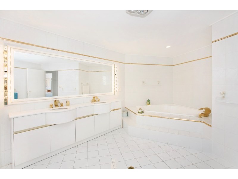 11 Waring Avenue, Caringbah South NSW 2229