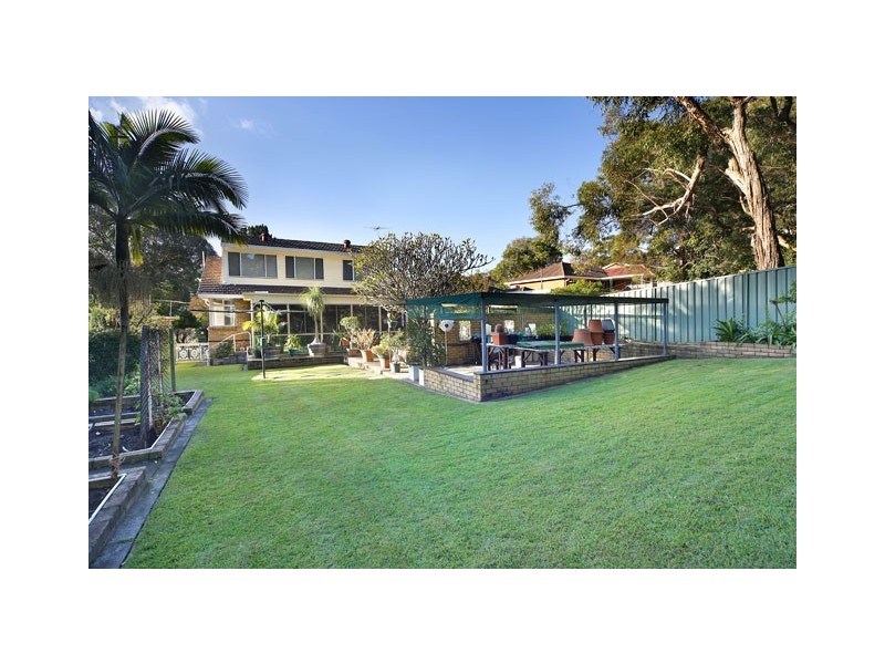 16 Stirling Avenue, Kirrawee NSW 2232