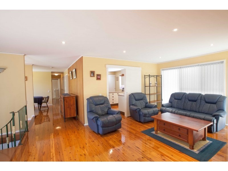 136 Garnet Road, Kirrawee NSW 2232