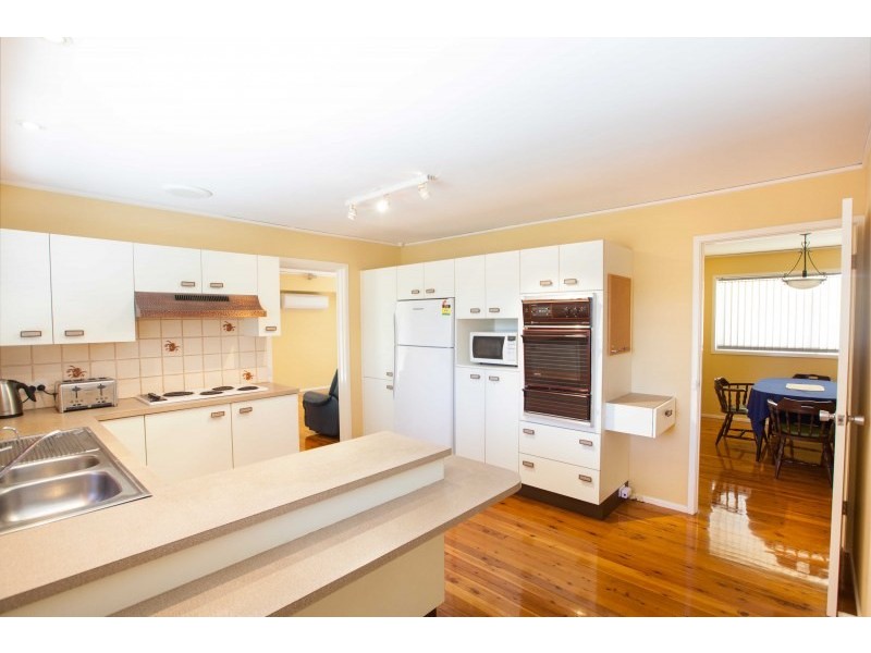 136 Garnet Road, Kirrawee NSW 2232