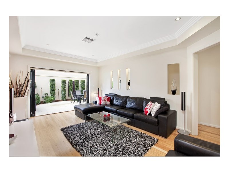 Unit 2/29 Jacaranda Road, Caringbah NSW 2229
