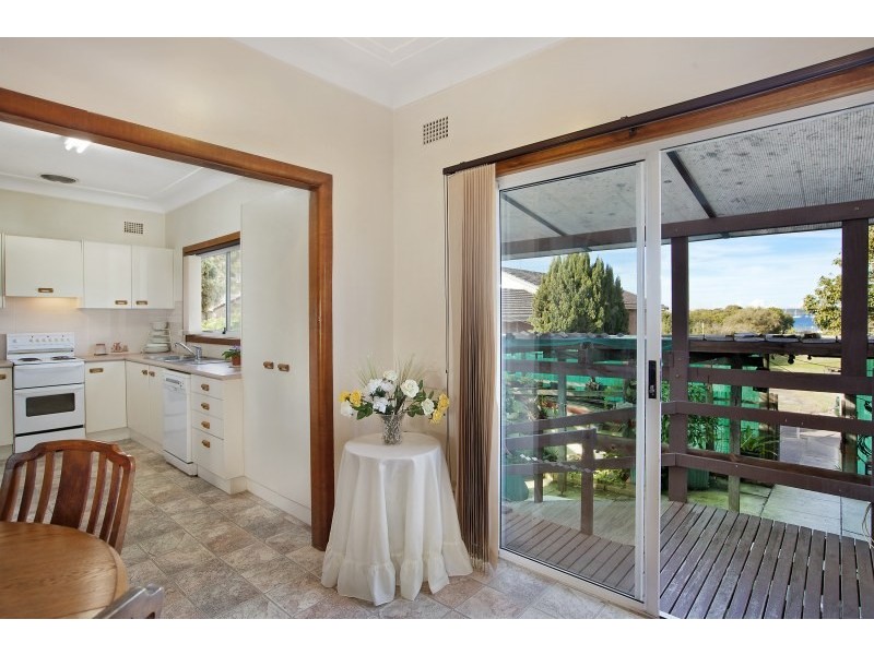 98 Woodlands Road, Taren Point NSW 2229