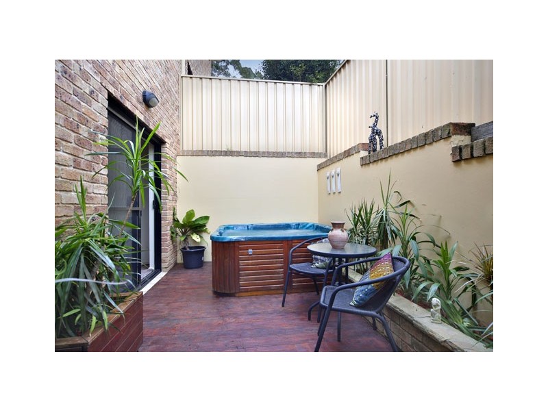 2J Sturt Road, Cronulla NSW 2230