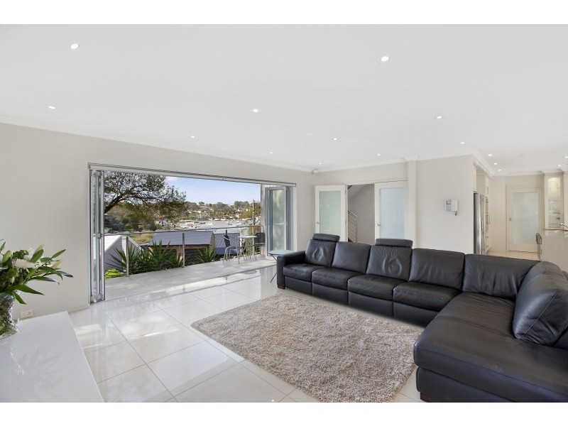 11 Grandview Parade, Caringbah NSW 2229