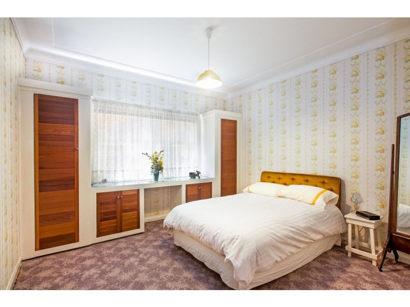 10 Arinya Street, Kingsgrove NSW 2208