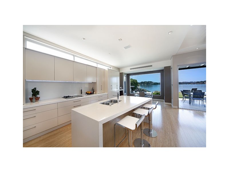 4 Murdoch Crescent, Connells Point NSW 2221
