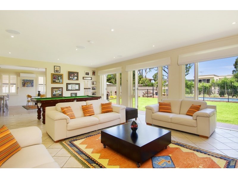 402 Willarong Road, Caringbah South NSW 2229