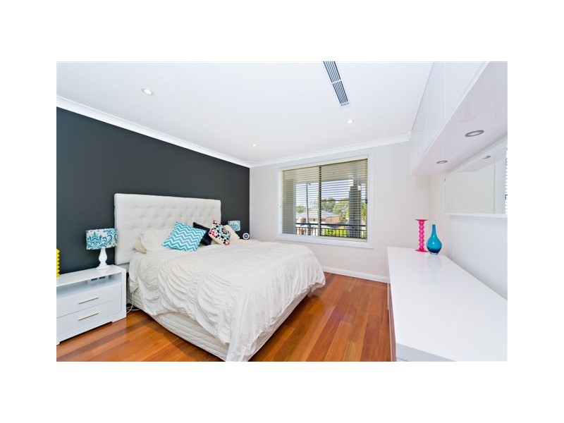 35 Cecil Street, Caringbah NSW 2229