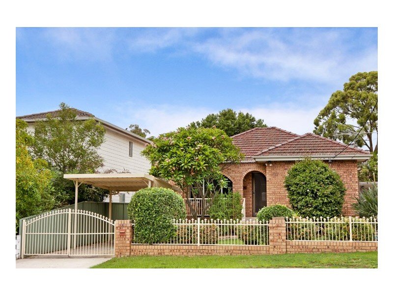 10 Taronga Street, Como NSW 2226