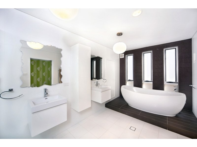 121 Holt Road, Taren Point NSW 2229