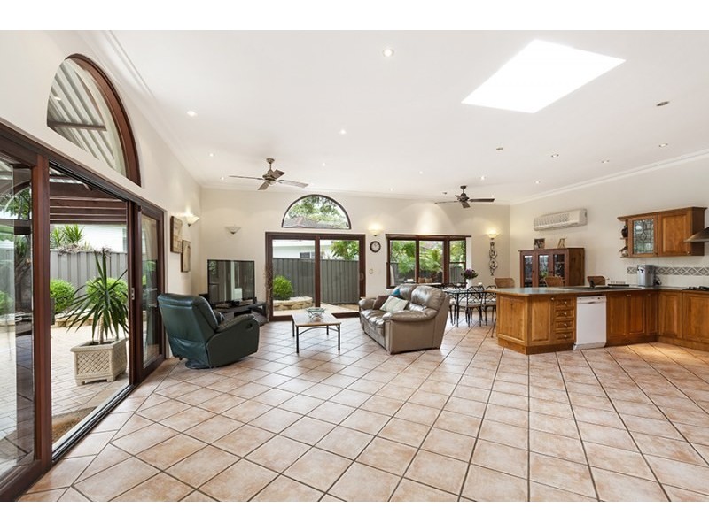 10 Warrah Road, Yowie Bay NSW 2228