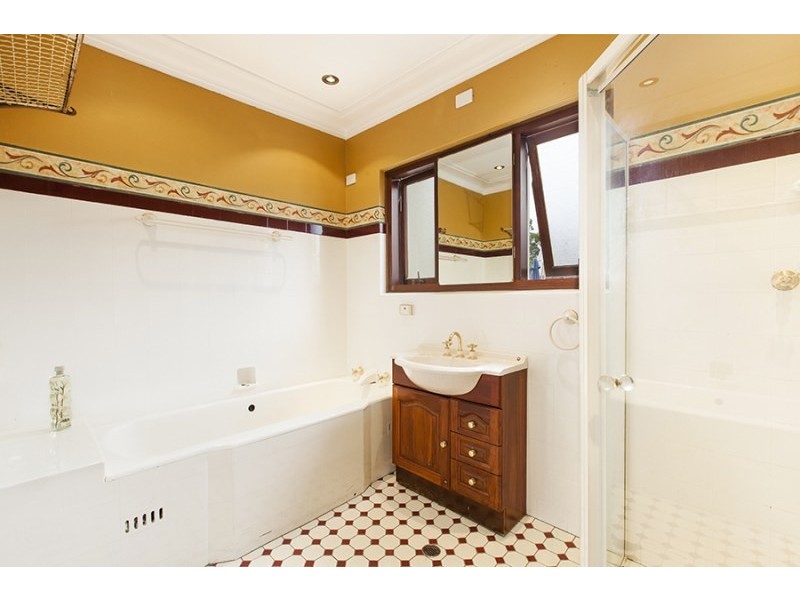 10 Warrah Road, Yowie Bay NSW 2228