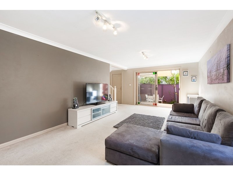 Unit 4/3-5 Clements Parade, Kirrawee NSW 2232