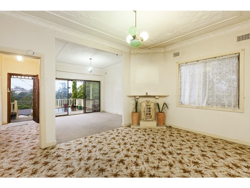 8 Warraba Street, Como NSW 2226