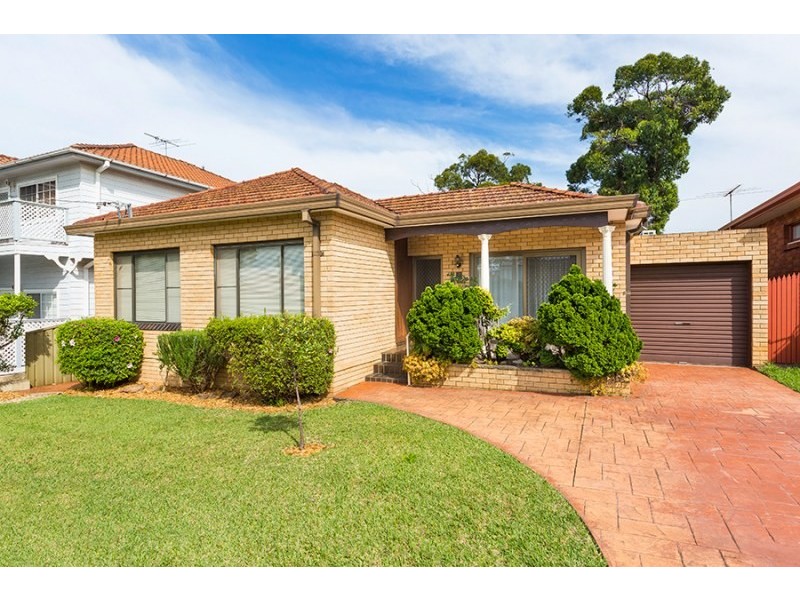 4 Castlewood Avenue, Woolooware NSW 2230