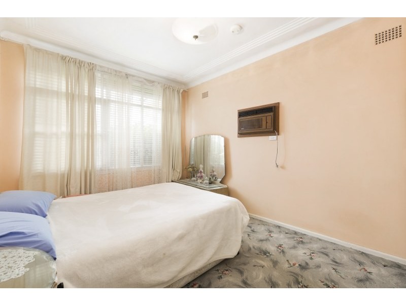 12 Johnston Avenue, Kirrawee NSW 2232