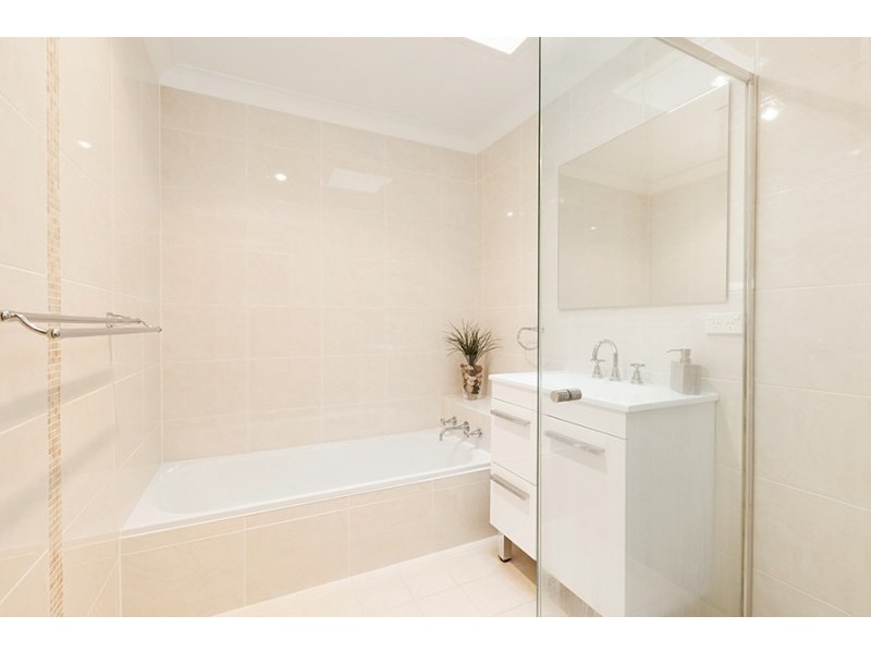 Unit 1/65 Kareena Road, Miranda NSW 2228