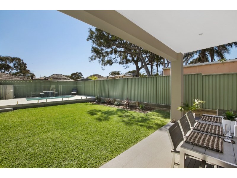 2/261 Burraneer Bay Road, Caringbah South NSW 2229