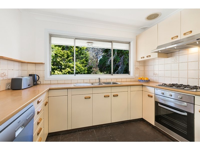 29 Tea Gardens Avenue, Kirrawee NSW 2232