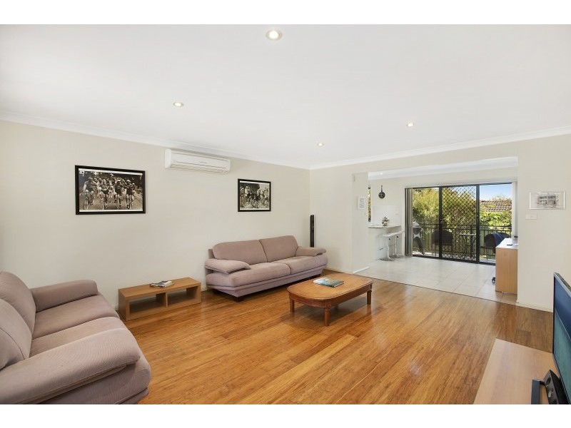 2/113 Gannons Road, Caringbah NSW 2229