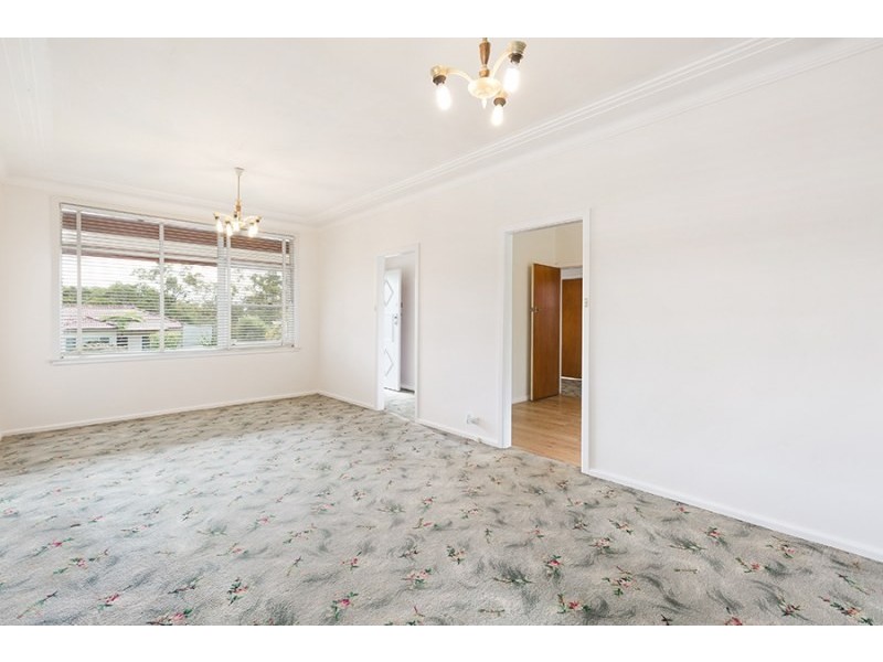 12 Johnston Avenue, Kirrawee NSW 2232
