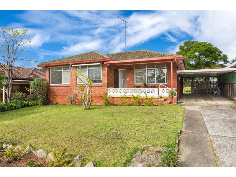 12 Johnston Avenue, Kirrawee NSW 2232