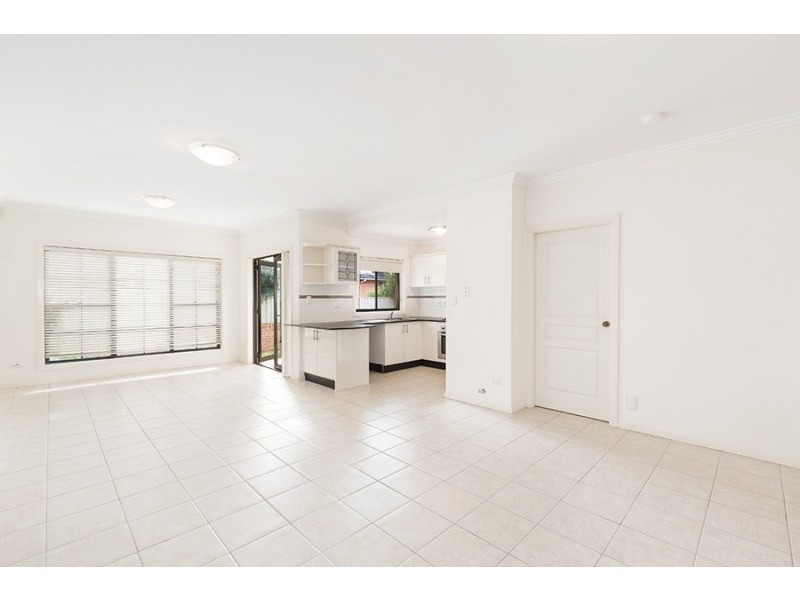 2/11 Wallumatta Road, Caringbah NSW 2229