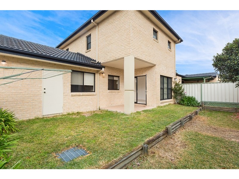 2/11 Wallumatta Road, Caringbah NSW 2229