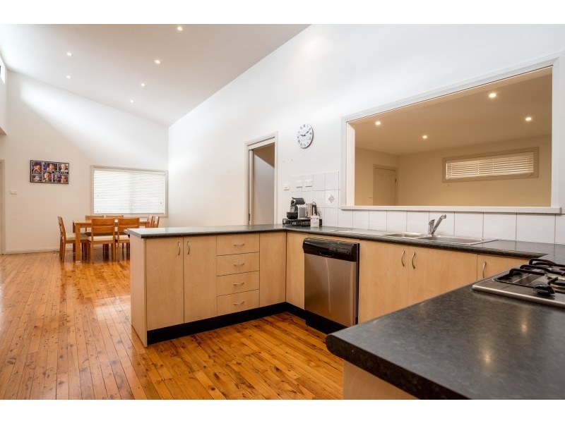 17 Mundakal Avenue, Kirrawee NSW 2232