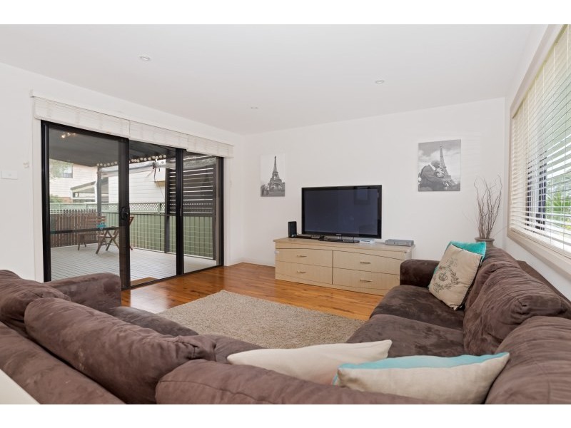 17 Mundakal Avenue, Kirrawee NSW 2232