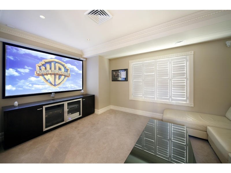 6 Barraran Street, Gymea Bay NSW 2227