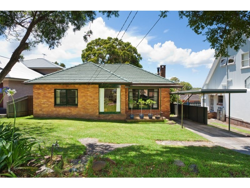 9 Bass Street, Dolans Bay NSW 2229