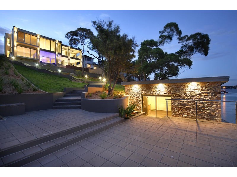 1 Binaville Avenue, Burraneer NSW 2230