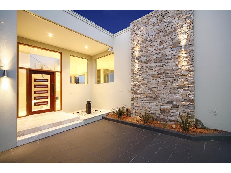 1 Binaville Avenue, Burraneer NSW 2230